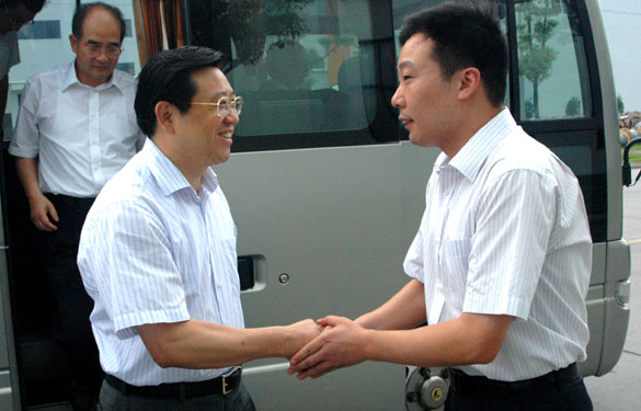 丹阳市政府代表团来mg冰球突破旅行考察