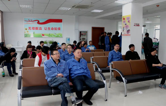 弘扬真善美，，，，，，，mg冰球突破电缆员工起劲加入无偿献血