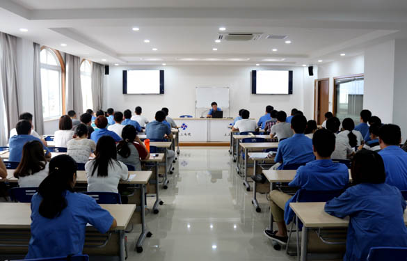 mg冰球突破电缆2015年新进大学生转型培训班乐成举行