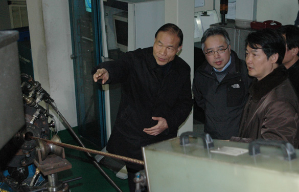 江苏省经贸委、中国船级社南京分社向导来mg冰球突破集团考察