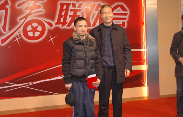 mg冰球突破举行“虎啸迎新春 蓄势创未来”2010年新春联欢会