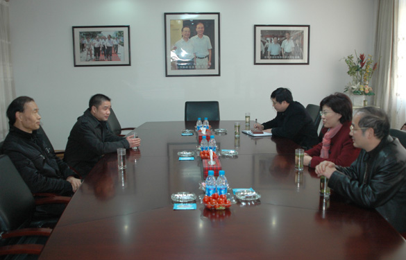 溧阳市委书记韩立明新春走访mg冰球突破