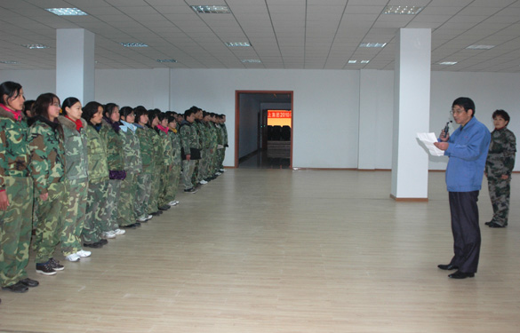 mg冰球突破新员工军训落下帷幕