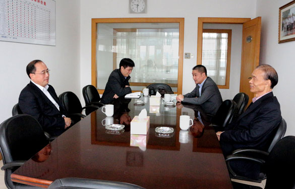 溧阳市公安局局长刘新农来mg冰球突破集团走访