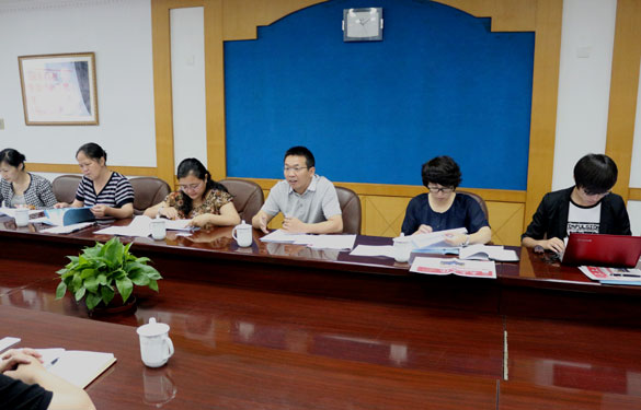 中国石油公司电缆考察组来mg冰球突破集团考察