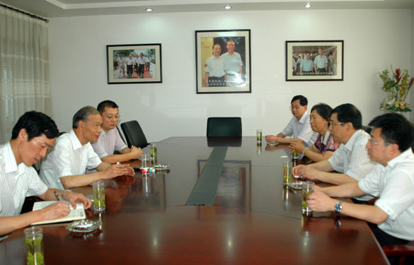 江苏省地税局副局长顾长虹来mg冰球突破调研