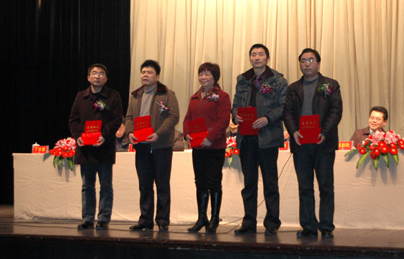 mg冰球突破2011年度优异中层干部