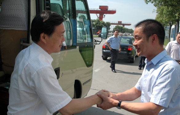 江苏省政府科技立异工程督查组来mg冰球突破集团调研