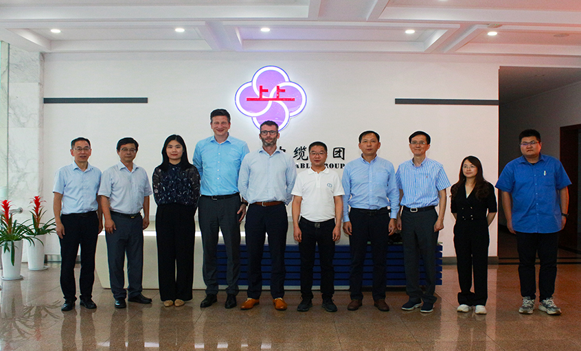 扬子石化——巴斯夫总裁杨晟一行来mg冰球突破走访交流