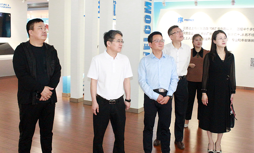 葫芦岛市龙港戋戋委常委、统战部部长揣宝迎一行来mg冰球突破电缆调研